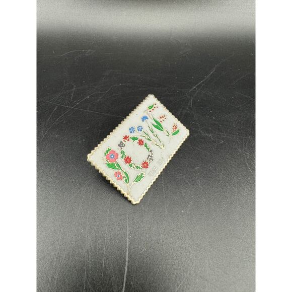 1982 "LOVE" Postal Stamp Enamel Pin - Picture 2 of 5